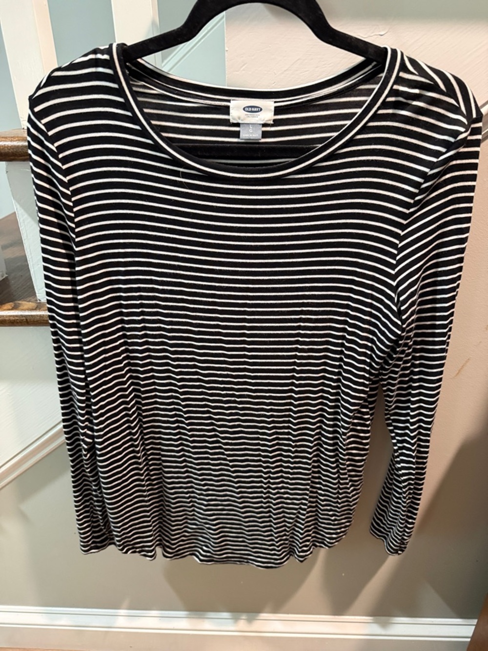 Old Navy Women's Black & White Stripe Long-Sleeve Tee